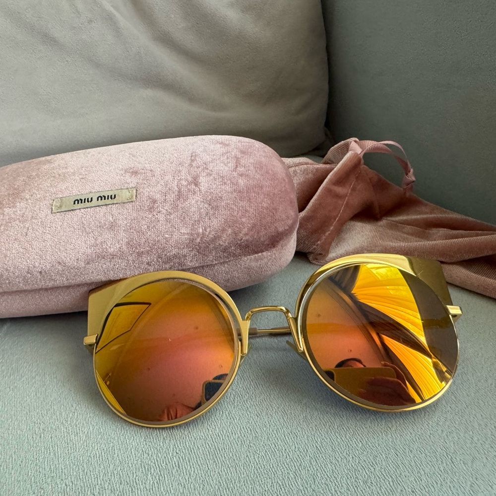 Fendi Sunglasses with Gold Frame and Orange Lenses. Will provide MIU MIU case